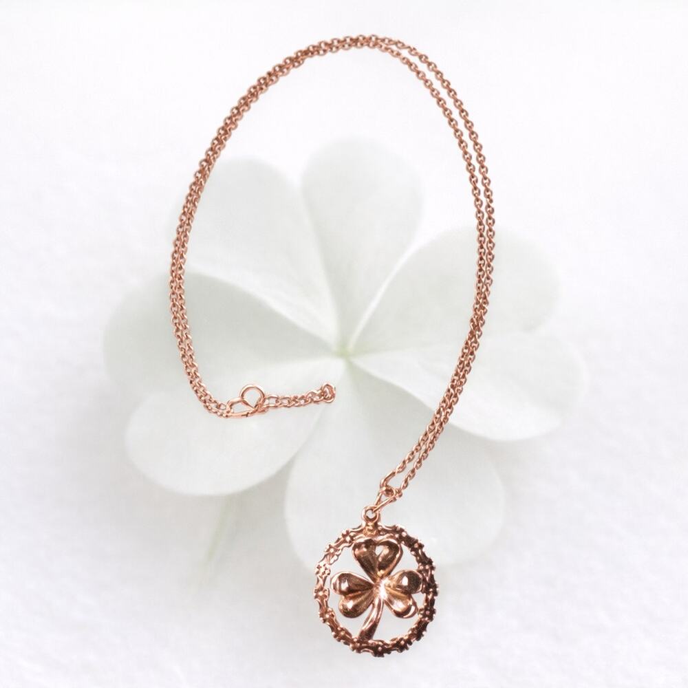 Sterling Silver Stamped Irish Lucky Clover Round Pendant on 18 in. Chain